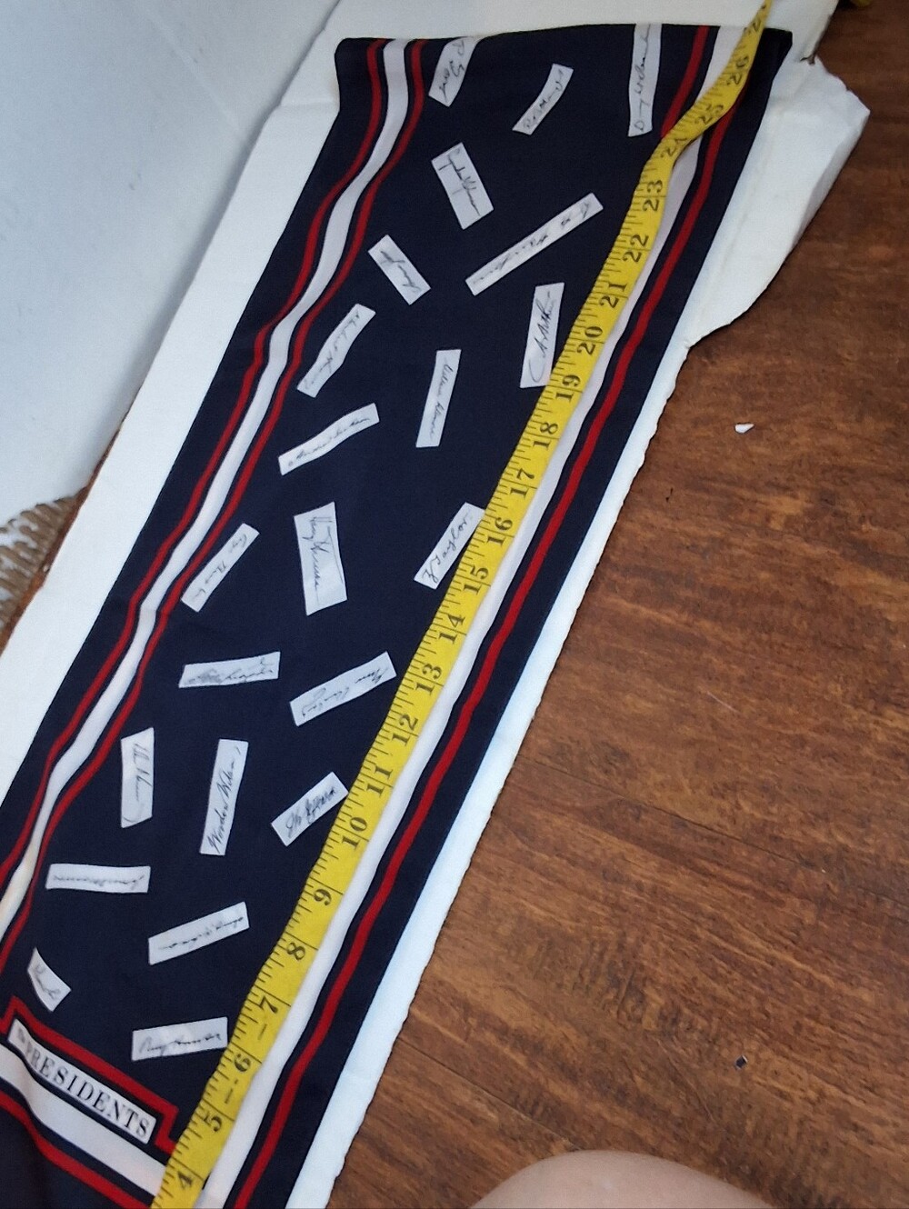 Vintage Millicent The Presidents Scarf Navy Red White Patriotic Signature Print - Picture 9 of 10